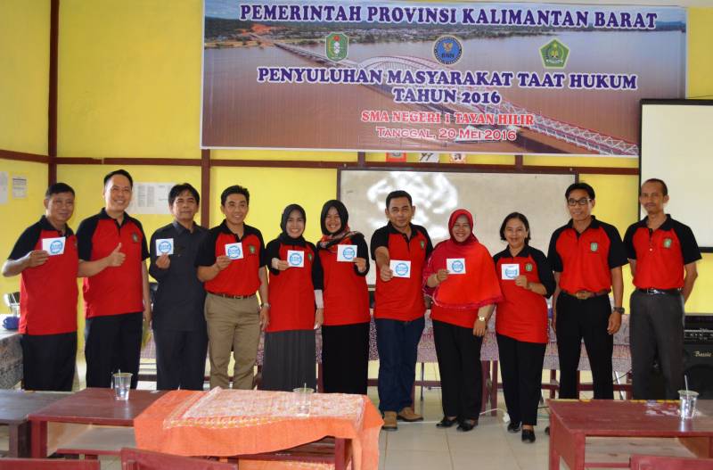 Biro Hukum Melaksanakan Kegiatan Penyuluhan Masyarakat Taat Hukum di Kabupaten Sanggau Tahun 2016